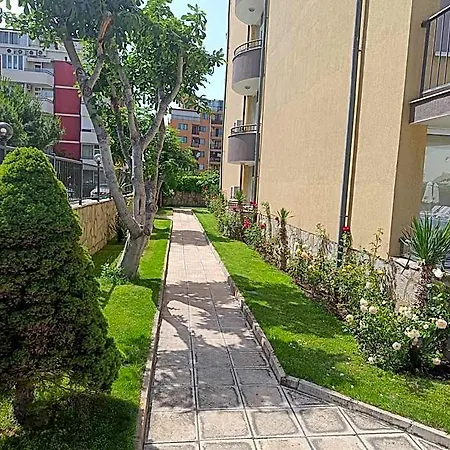 Aparthotel Rose 3*