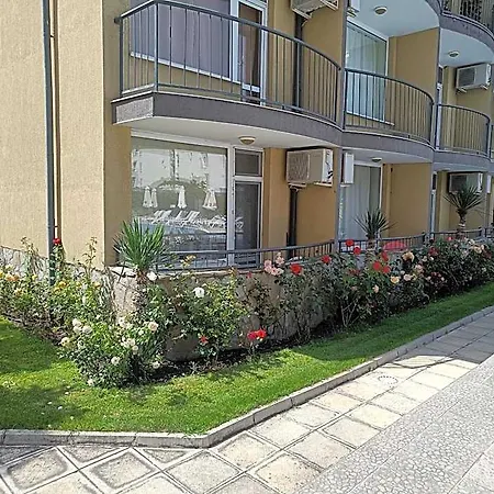 Aparthotel Rose 3*